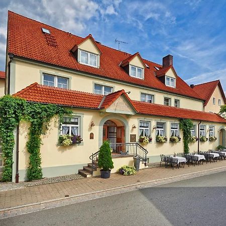 Brauereigasthof Zum Loewenbraeu Adelsdorf Luaran gambar